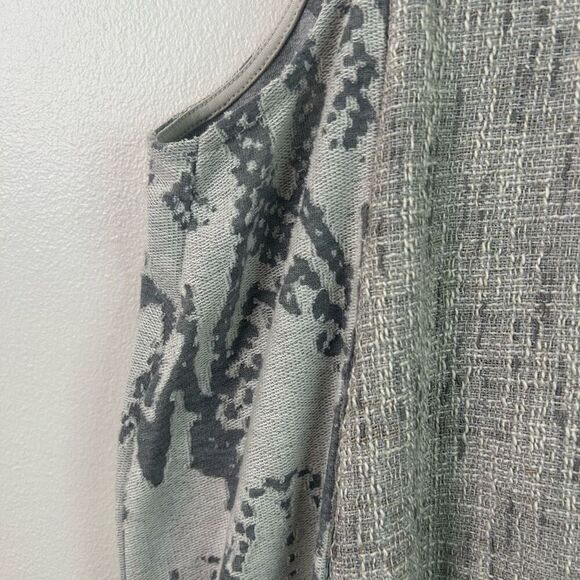 Akemi + Kin Gray Embroidered Sleeveless Mixed Media Blouse Gray Women's Size XL - Picture 4 of 10